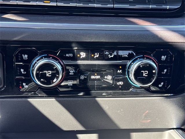 GMC Sierra 1500 Vehicle Full-screen Gallery Image 19