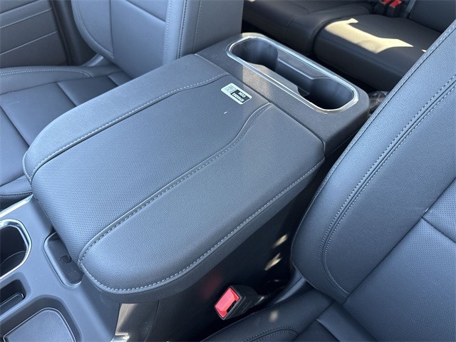 GMC Sierra 1500 Vehicle Full-screen Gallery Image 21