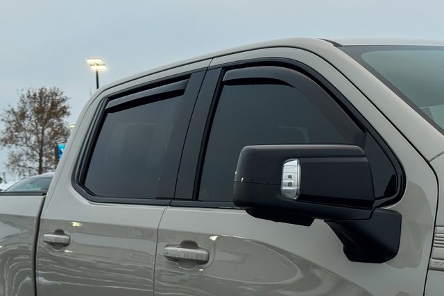GMC Sierra 1500 Vehicle Full-screen Gallery Image 14