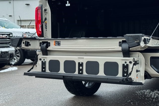 GMC Sierra 1500 Vehicle Full-screen Gallery Image 27