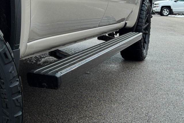 GMC Sierra 1500 Vehicle Full-screen Gallery Image 30