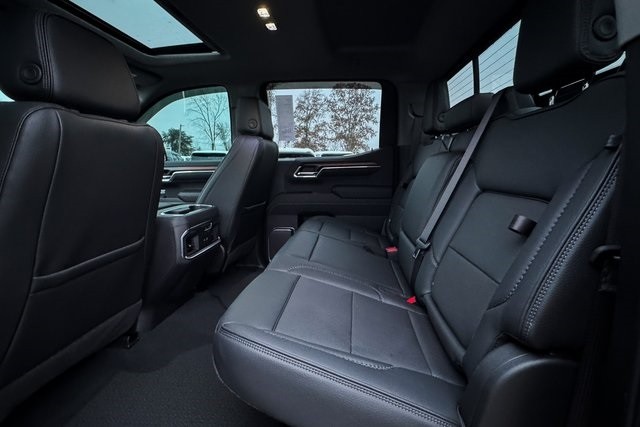 GMC Sierra 1500 Vehicle Full-screen Gallery Image 32