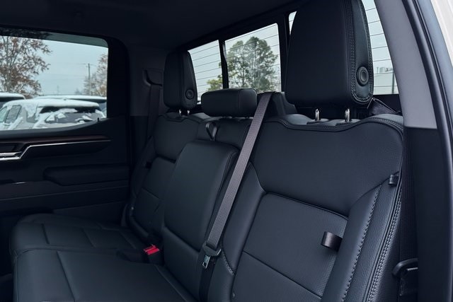 GMC Sierra 1500 Vehicle Full-screen Gallery Image 34