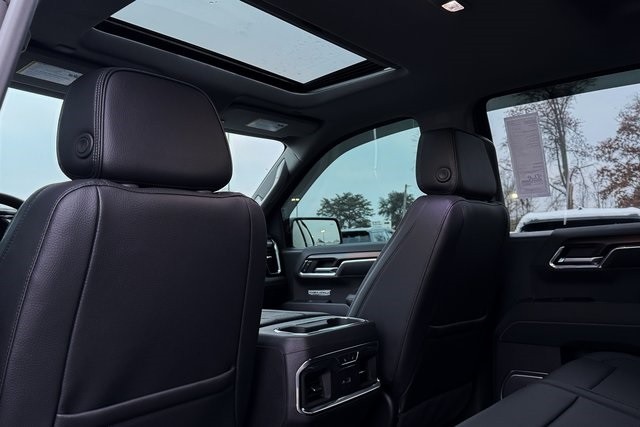 GMC Sierra 1500 Vehicle Full-screen Gallery Image 35