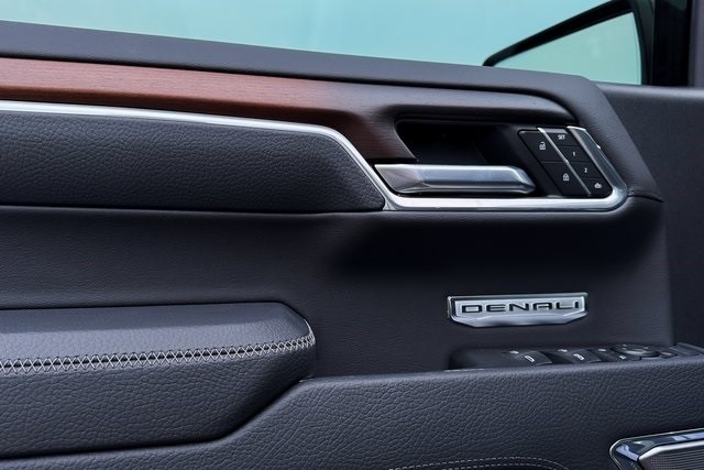 GMC Sierra 1500 Vehicle Full-screen Gallery Image 38