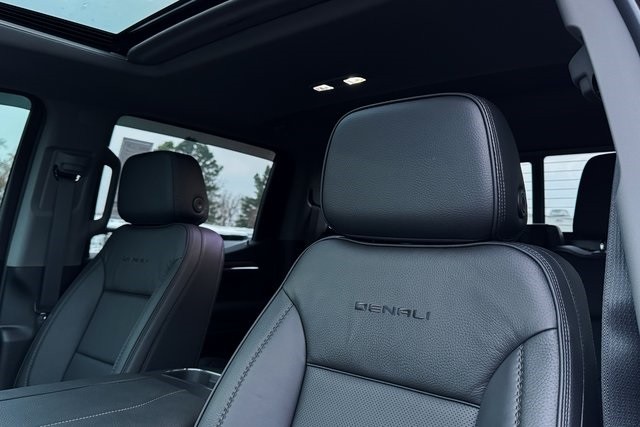 GMC Sierra 1500 Vehicle Full-screen Gallery Image 40