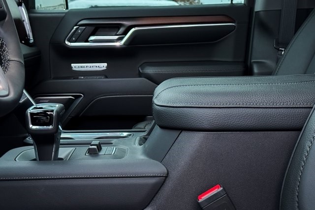 GMC Sierra 1500 Vehicle Full-screen Gallery Image 42