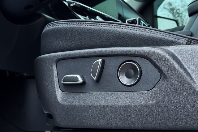 GMC Sierra 1500 Vehicle Full-screen Gallery Image 45