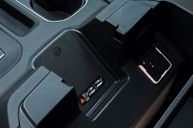 GMC Sierra 1500 Vehicle Full-screen Gallery Image 49