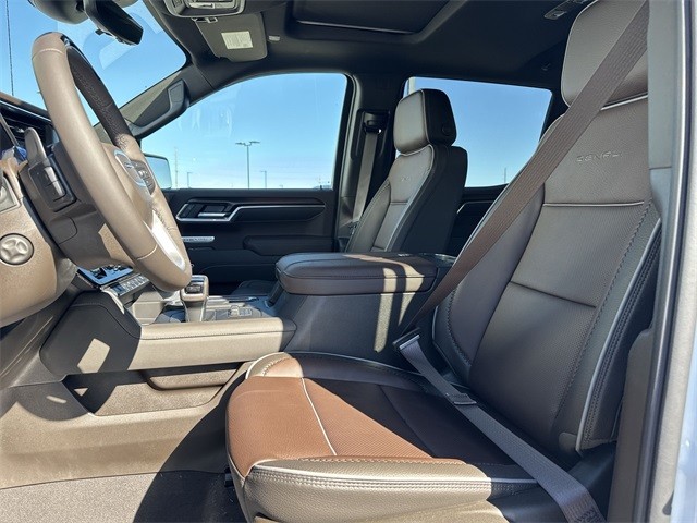 GMC Sierra 1500 Vehicle Full-screen Gallery Image 11