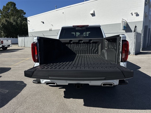 GMC Sierra 1500 Vehicle Full-screen Gallery Image 24