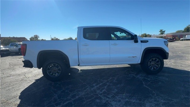 GMC Sierra 1500 Vehicle Full-screen Gallery Image 09