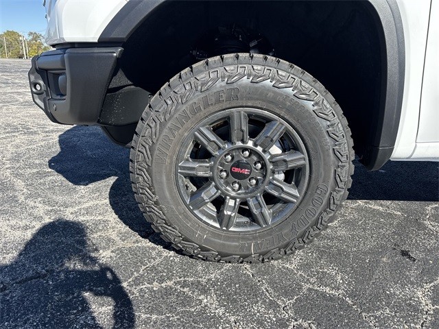 GMC Sierra 1500 Vehicle Full-screen Gallery Image 10