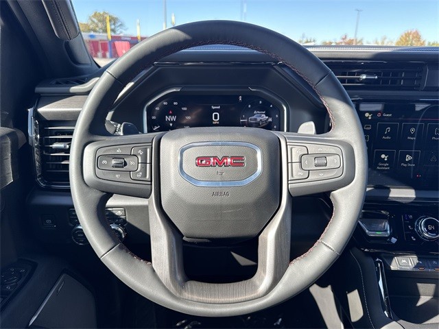 GMC Sierra 1500 Vehicle Full-screen Gallery Image 14