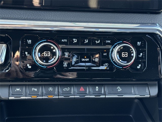 GMC Sierra 1500 Vehicle Full-screen Gallery Image 19