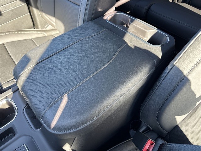 GMC Sierra 1500 Vehicle Full-screen Gallery Image 21