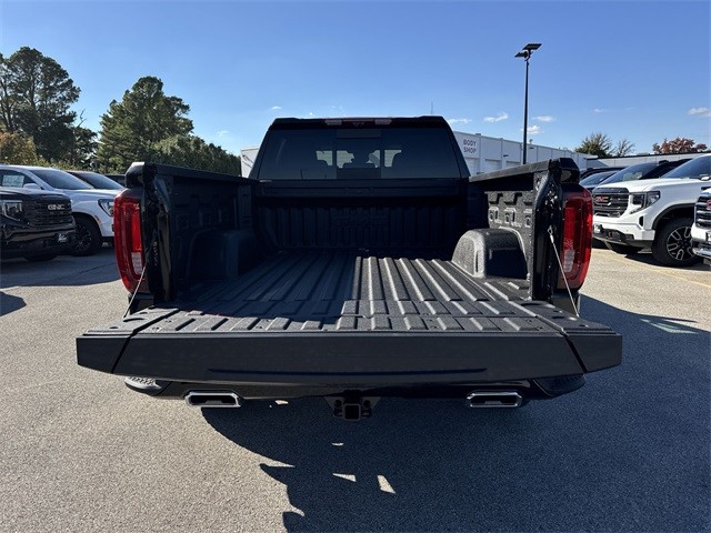 GMC Sierra 1500 Vehicle Full-screen Gallery Image 24