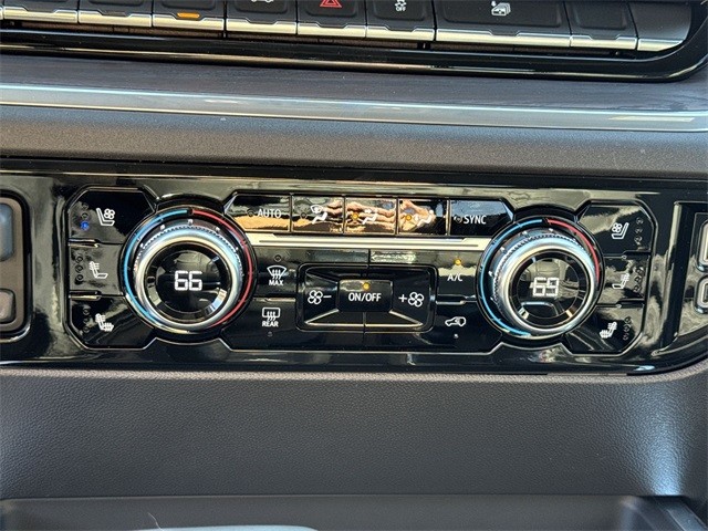 GMC Sierra 1500 Vehicle Full-screen Gallery Image 19