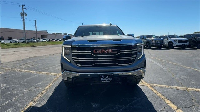 GMC Sierra 1500 Vehicle Full-screen Gallery Image 03