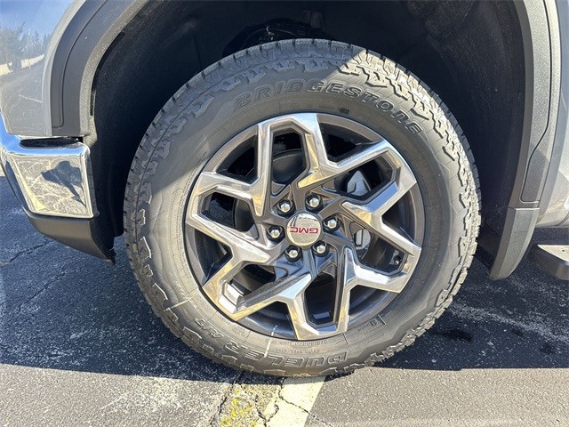 GMC Sierra 1500 Vehicle Full-screen Gallery Image 10