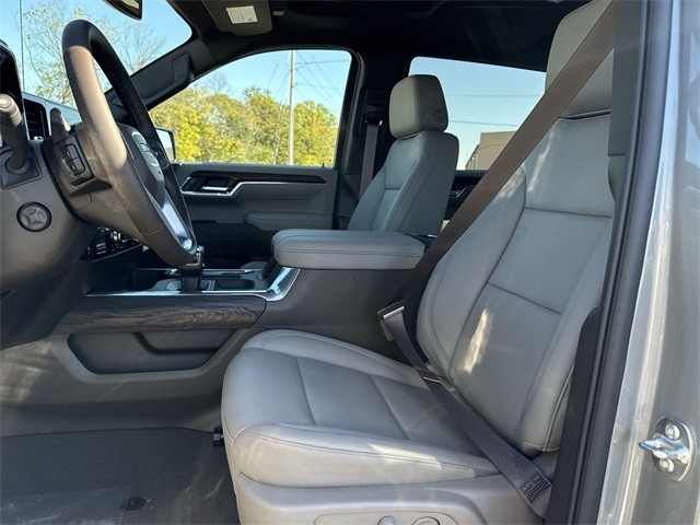 GMC Sierra 1500 Vehicle Full-screen Gallery Image 11