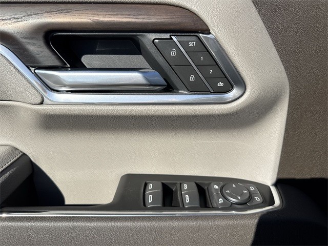 GMC Sierra 1500 Vehicle Full-screen Gallery Image 13