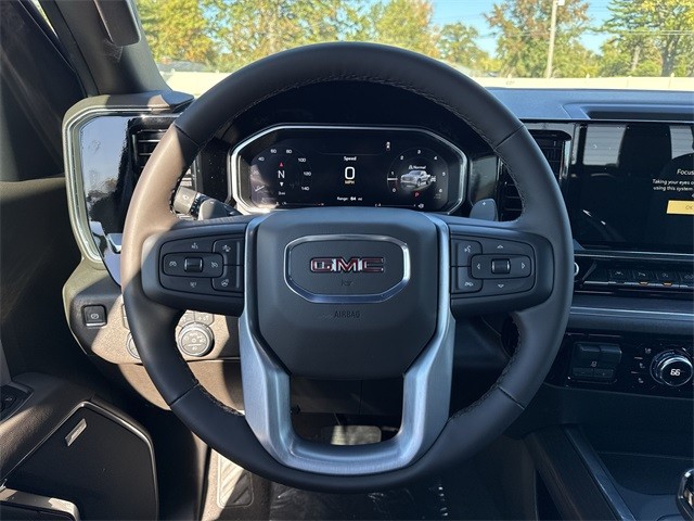 GMC Sierra 1500 Vehicle Full-screen Gallery Image 14