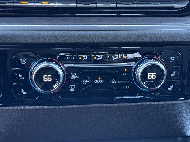 GMC Sierra 1500 Vehicle Full-screen Gallery Image 19