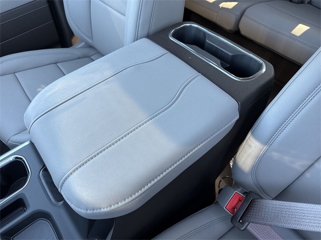 GMC Sierra 1500 Vehicle Full-screen Gallery Image 21