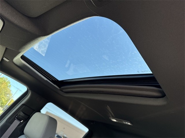 GMC Sierra 1500 Vehicle Full-screen Gallery Image 22