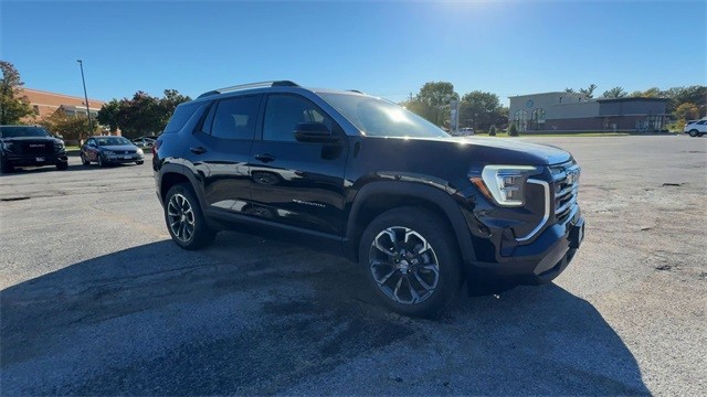 GMC Terrain Vehicle Full-screen Gallery Image 02