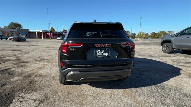 GMC Terrain Vehicle Full-screen Gallery Image 07