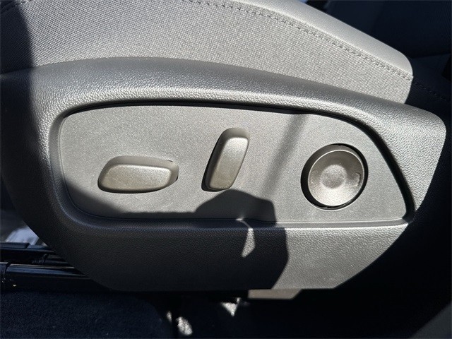 GMC Terrain Vehicle Full-screen Gallery Image 12