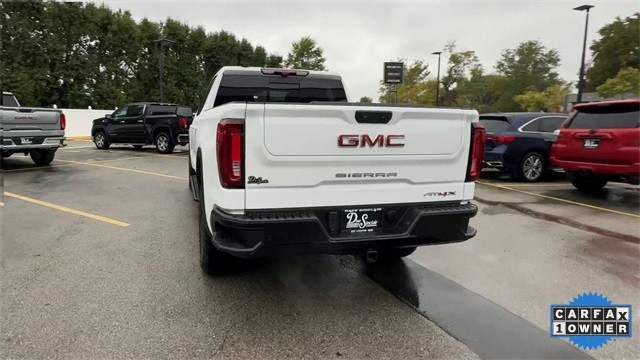 GMC Sierra 1500 Vehicle Full-screen Gallery Image 09