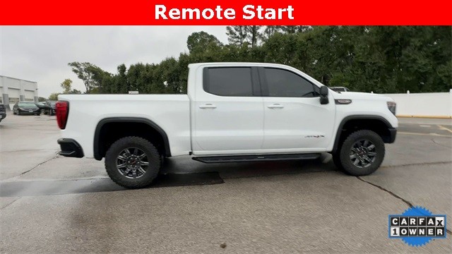 GMC Sierra 1500 Vehicle Full-screen Gallery Image 11