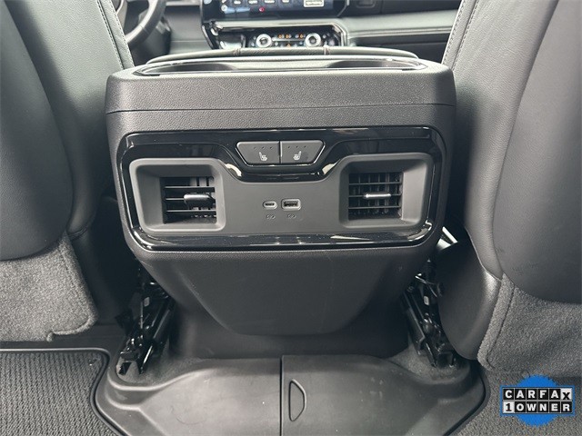 GMC Sierra 1500 Vehicle Full-screen Gallery Image 26