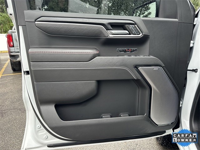 GMC Sierra 1500 Vehicle Full-screen Gallery Image 27