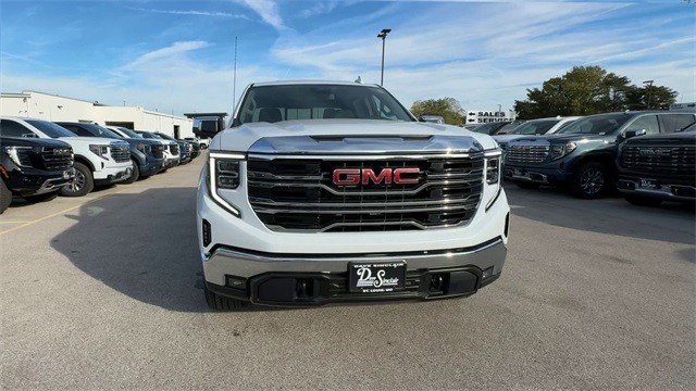 GMC Sierra 1500 Vehicle Full-screen Gallery Image 03