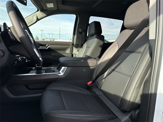 GMC Sierra 1500 Vehicle Full-screen Gallery Image 11