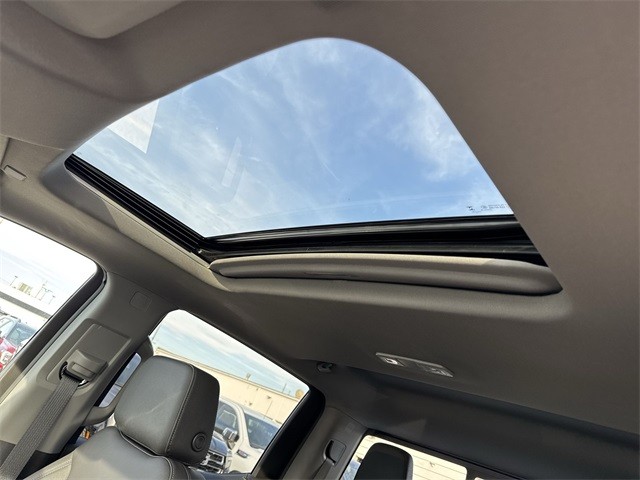 GMC Sierra 1500 Vehicle Full-screen Gallery Image 22