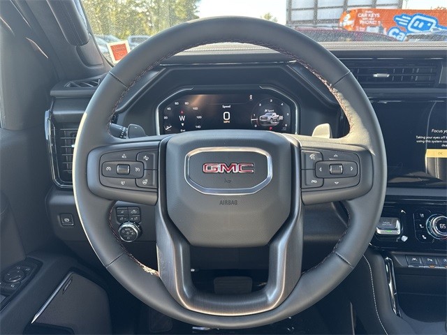 GMC Sierra 1500 Vehicle Full-screen Gallery Image 14