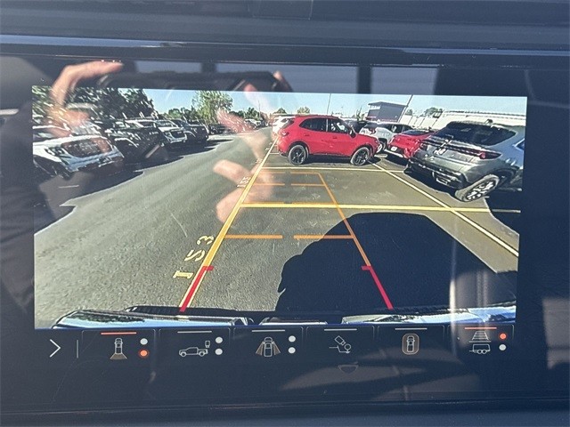 GMC Sierra 1500 Vehicle Full-screen Gallery Image 17