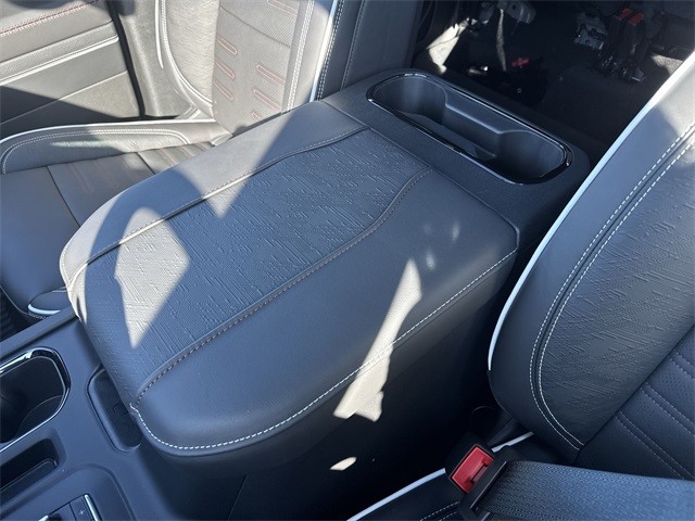 GMC Sierra 1500 Vehicle Full-screen Gallery Image 21