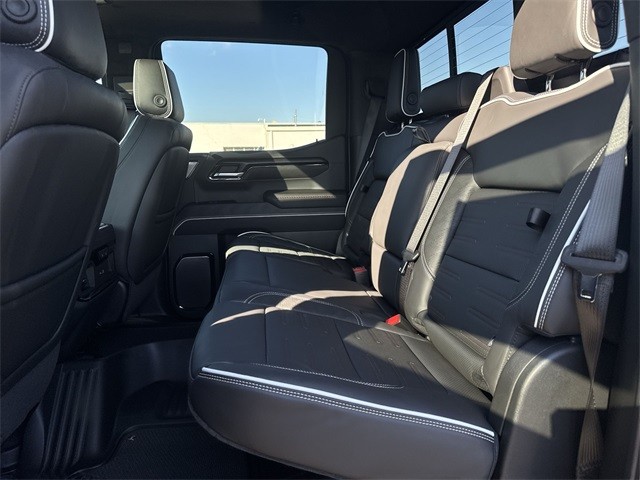 GMC Sierra 1500 Vehicle Full-screen Gallery Image 23