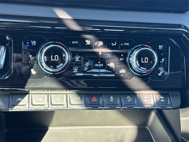 GMC Sierra 1500 Vehicle Full-screen Gallery Image 19