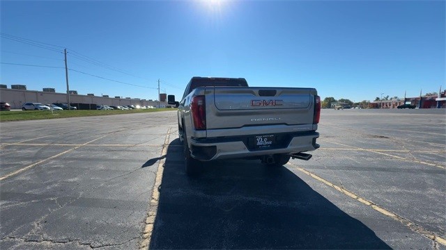 GMC Sierra 2500HD Vehicle Full-screen Gallery Image 07