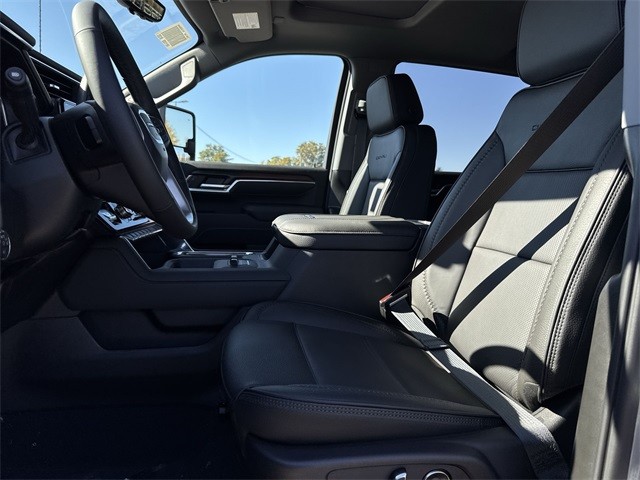 GMC Sierra 2500HD Vehicle Full-screen Gallery Image 11