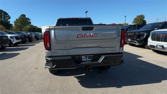 GMC Sierra 1500 Vehicle Full-screen Gallery Image 07