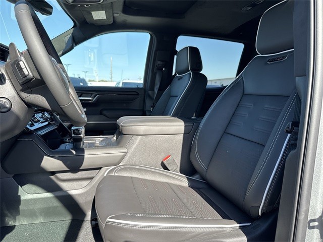 GMC Sierra 1500 Vehicle Full-screen Gallery Image 11