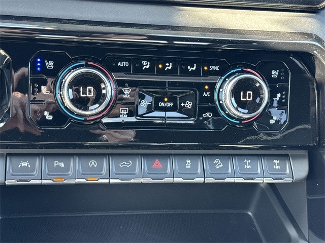 GMC Sierra 1500 Vehicle Full-screen Gallery Image 19